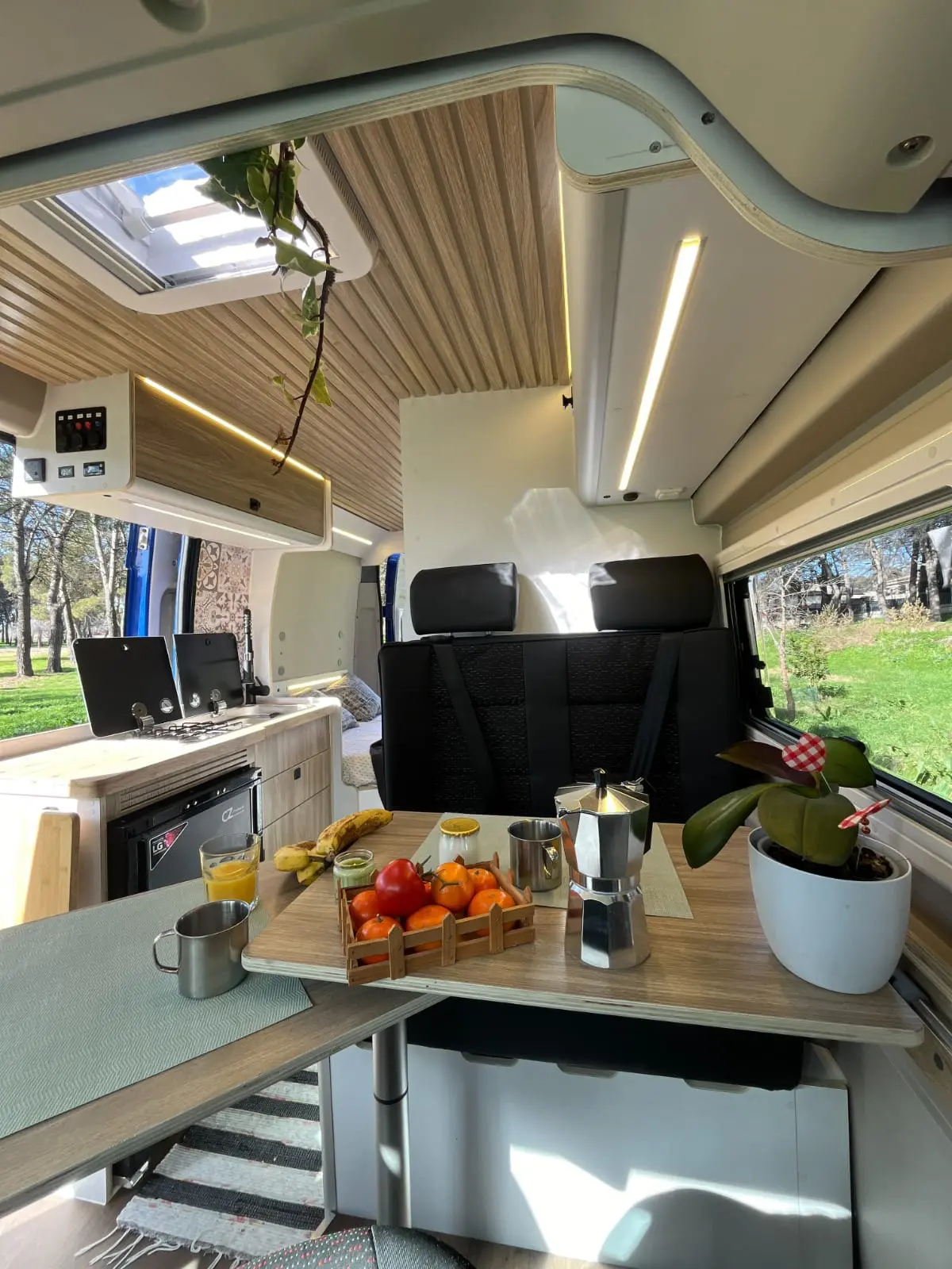 Foto de Furgoneta Camper Gran Volumen L2