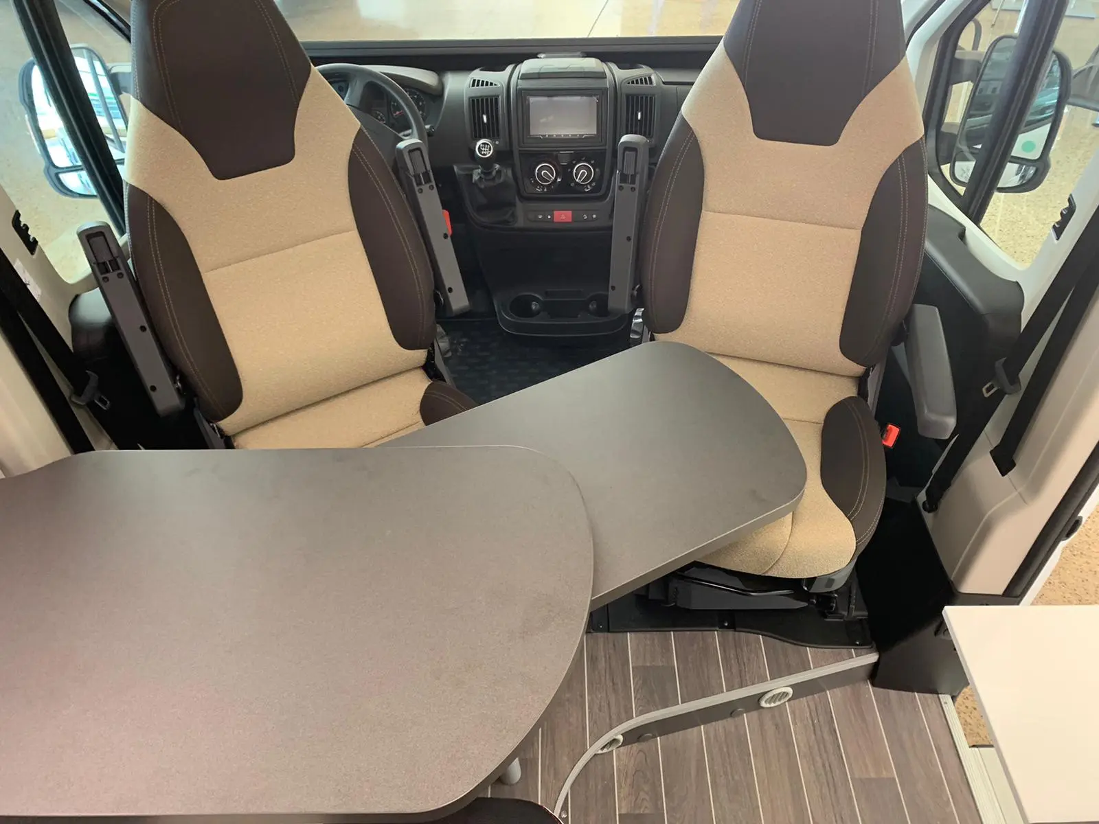 Foto de Furgoneta Camper Livingstone 5 sport