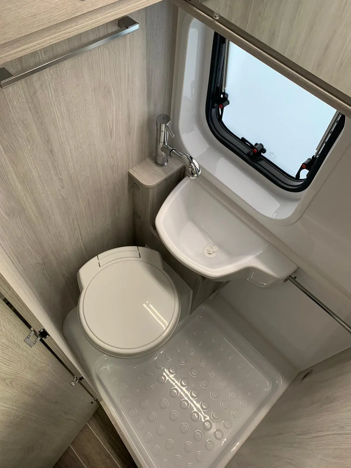 Foto de Furgoneta Camper Livingstone 5 sport