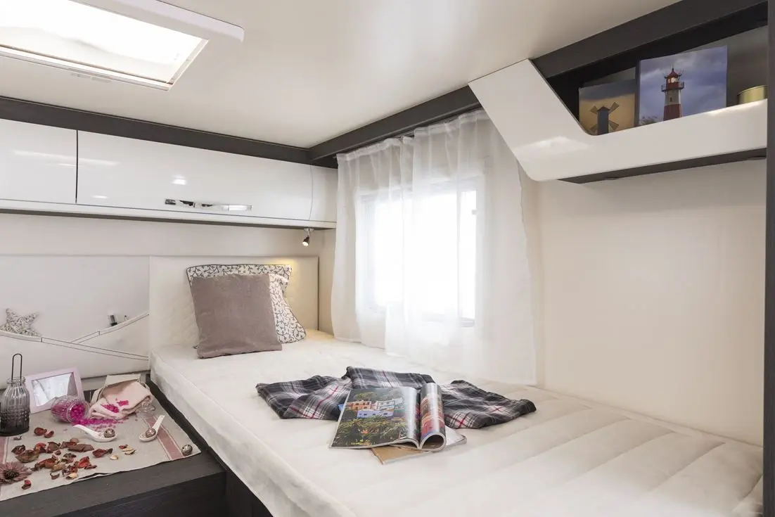 Foto de Autocaravana Perfilada Roller Team Kronos 284 TL (Copia)