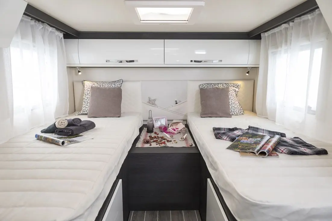 Foto de Autocaravana Perfilada Roller Team Kronos 284 TL (Copia)