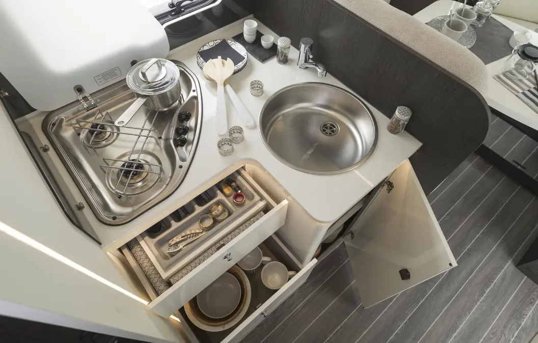 Foto de Autocaravana Perfilada Roller Team Kronos 284 TL (Copia)