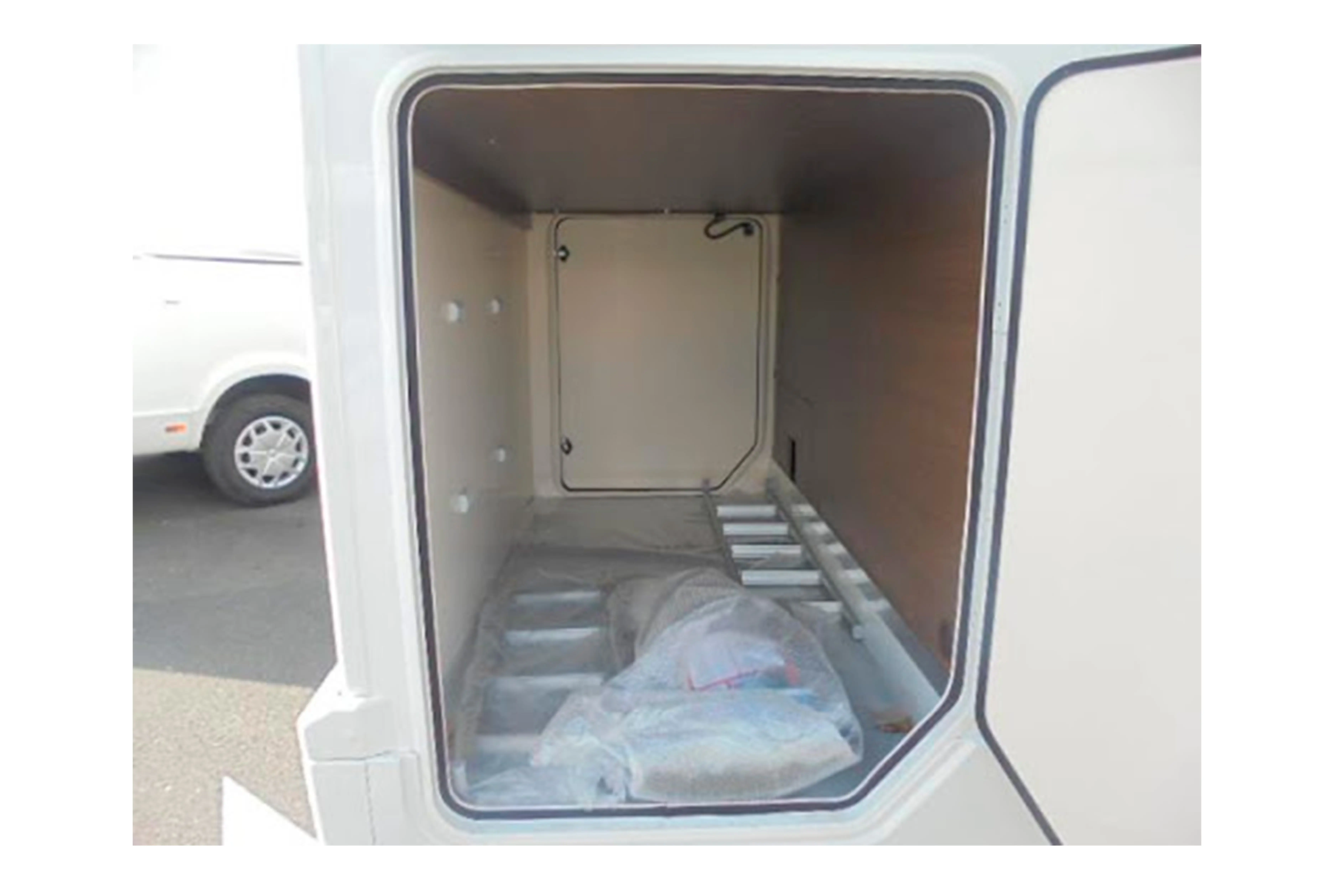 Foto de Autocaravana Perfilada Roller Team Kronos 284 TL (Copia)