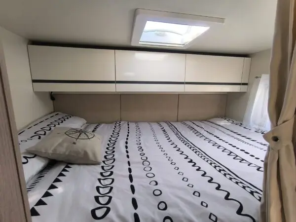 Foto de Autocaravana perfilada 6m